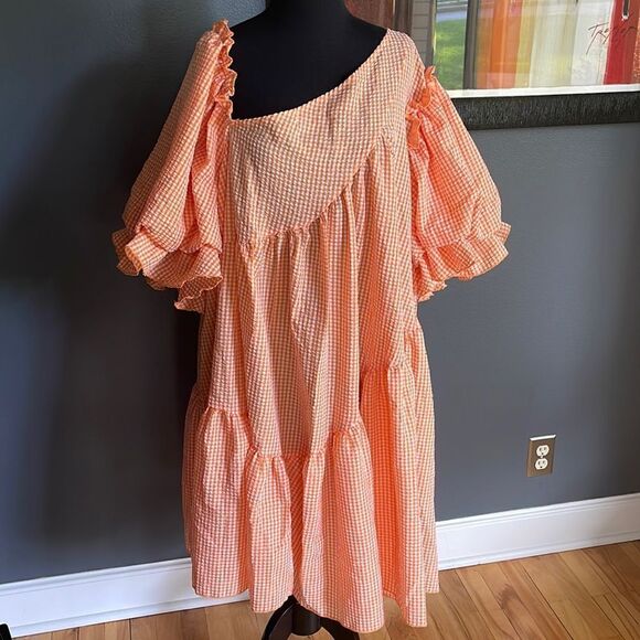 Simplee Plus orang/white seersucker gingham asymmetrical neck tiered ruffle midi - Picture 5 of 12